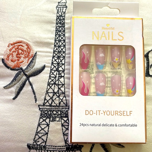 24pcs press on nails! - Picture 1 of 3
